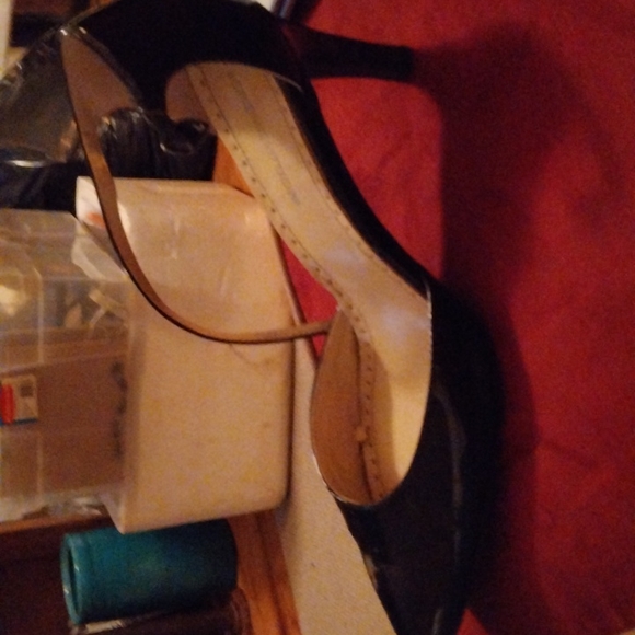 Heels - Picture 2 of 4